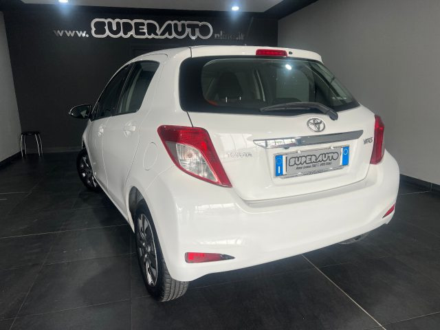 TOYOTA Yaris usata, con Autoradio