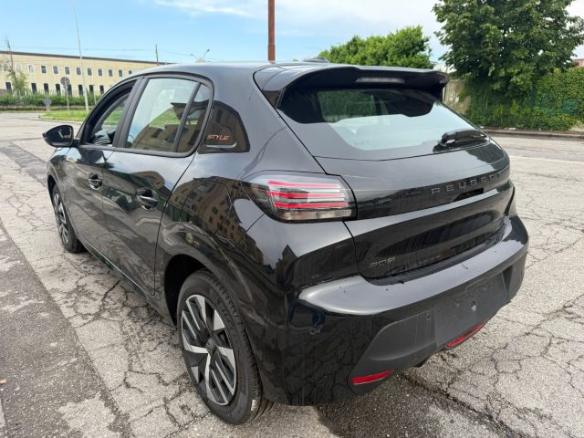 PEUGEOT 208 usata, con Autoradio