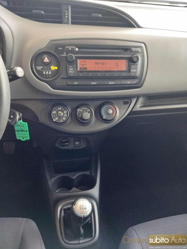 TOYOTA Yaris usata 27