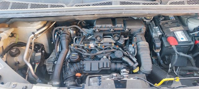 PEUGEOT Partner usata, con Sensori di parcheggio posteriori