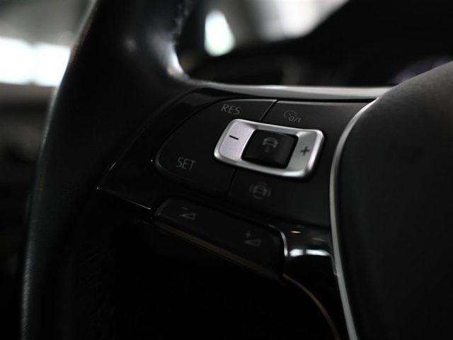 VOLKSWAGEN Golf usata, con Fari LED