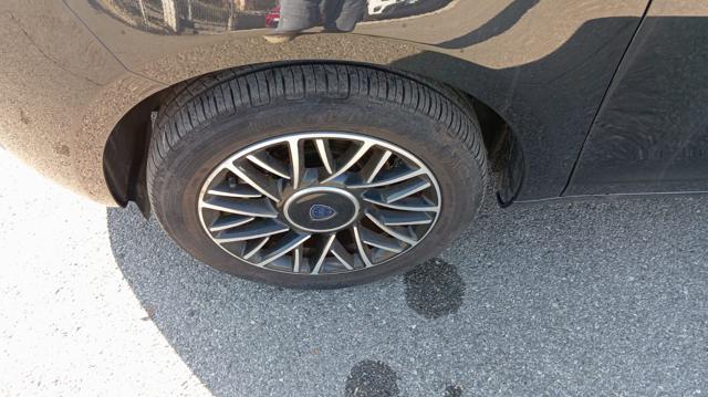 LANCIA Ypsilon usata, con ESP