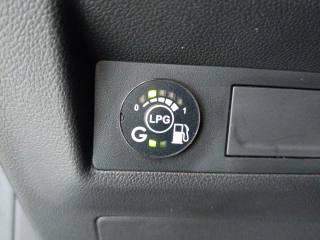 RENAULT Captur usata, con Autoradio digitale