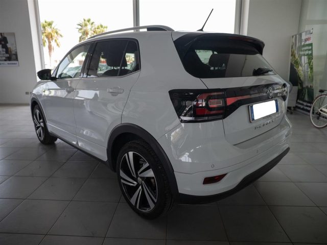 VOLKSWAGEN T-Cross usata, con USB
