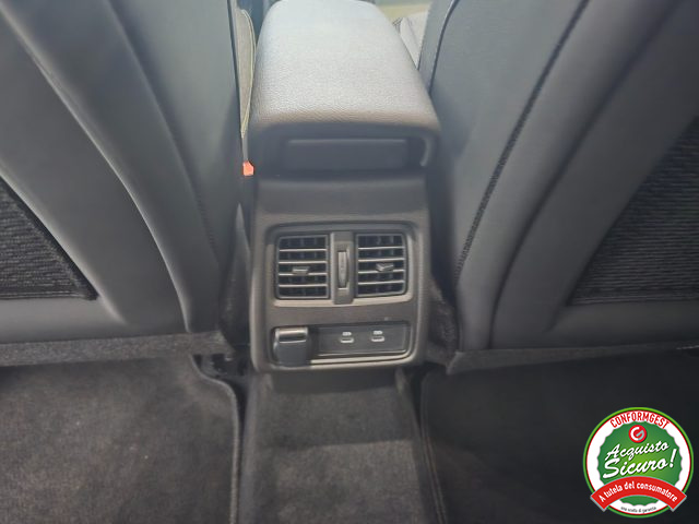 RENAULT Captur usata, con Fari LED