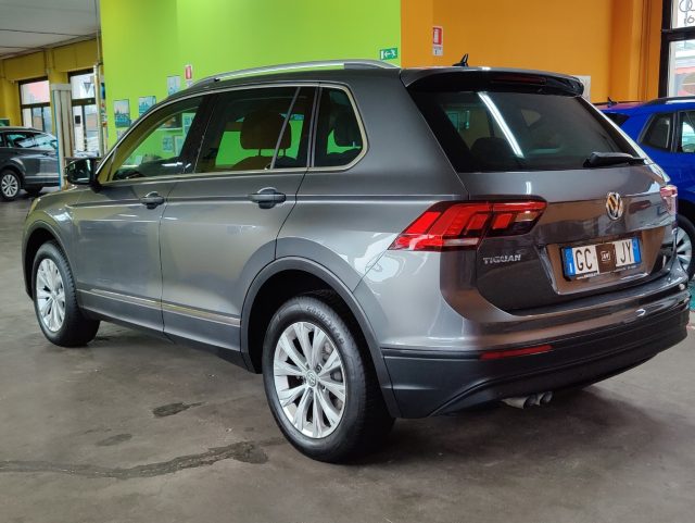 VOLKSWAGEN Tiguan usata, con Autoradio