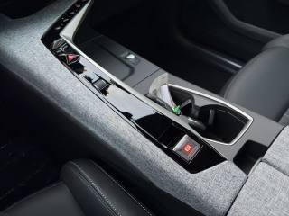 PEUGEOT 5008 usata, con Specchietti laterali elettrici