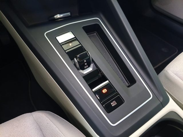 VOLKSWAGEN Golf usata, con Controllo automatico clima