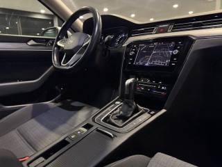 VOLKSWAGEN Passat Variant usata, con ESP