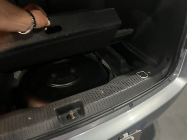 OPEL Meriva usata, con Volante in pelle