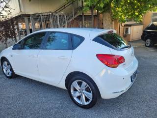 OPEL Astra usata, con Autoradio