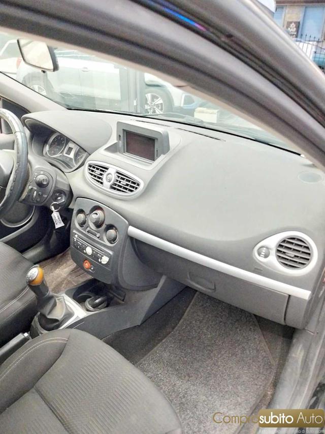 RENAULT Clio usata 14