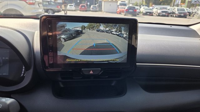 TOYOTA Yaris usata, con Bracciolo