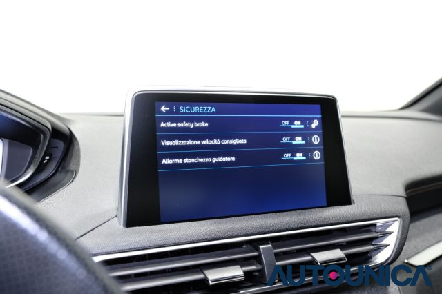 PEUGEOT 3008 usata, con Sensore di luce
