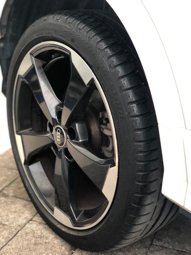 AUDI Q2 usata, con USB
