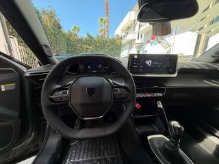 PEUGEOT 2008 usata, con Autoradio digitale