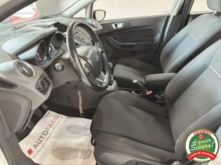 FORD Fiesta usata, con Autoradio