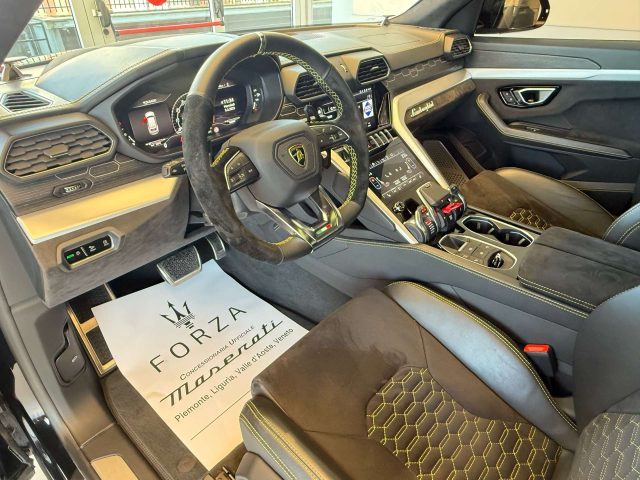 LAMBORGHINI Urus usata, con Autoradio