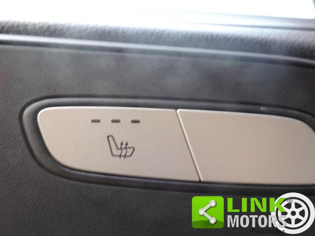 MERCEDES-BENZ V 220 usata, con Vetri oscurati