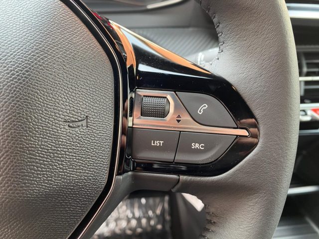 PEUGEOT 2008 usata, con Airbag testa