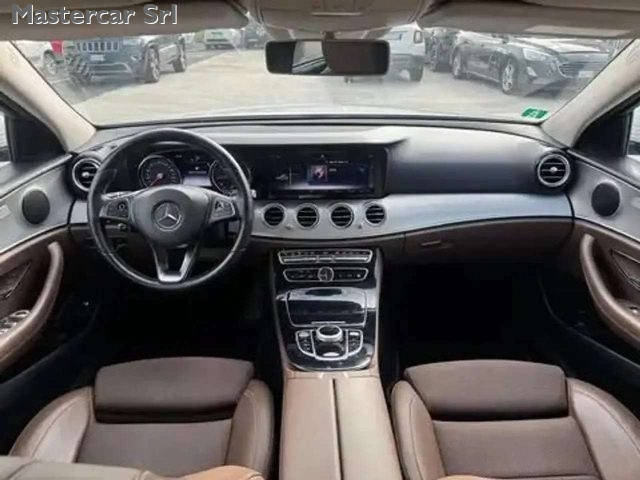 MERCEDES-BENZ E 220 usata, con Climatizzatore