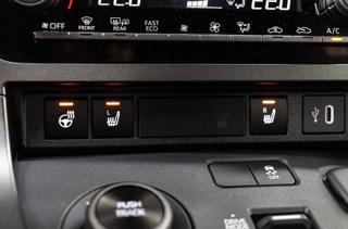 TOYOTA Yaris usata, con Sedili riscaldati