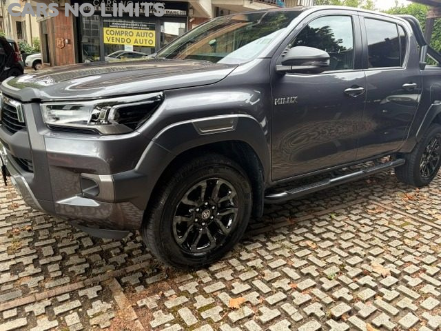 TOYOTA Hilux usata, con Bluetooth