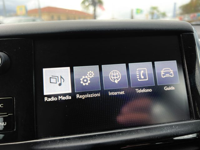 PEUGEOT 208 usata, con Boardcomputer