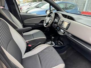 TOYOTA Yaris usata, con Autoradio
