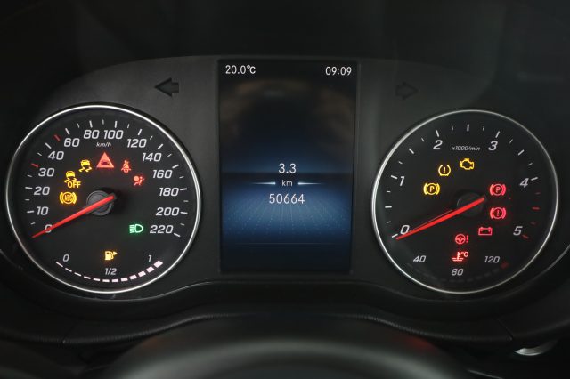 MERCEDES-BENZ CLA usata 12