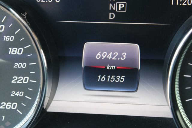 MERCEDES-BENZ E 220 usata, con Chiusura centralizzata