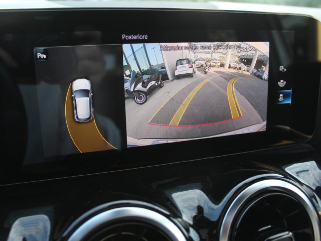 MERCEDES-BENZ GLA 200 usata, con Supporto lombare