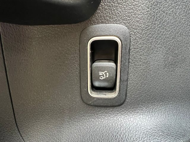 MERCEDES-BENZ GLA 200 usata 22