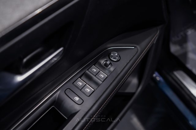 PEUGEOT 5008 usata, con Controllo automatico clima