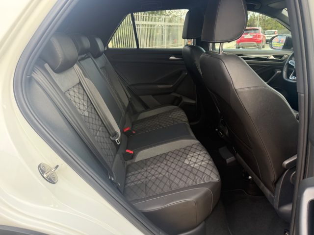 VOLKSWAGEN T-Roc usata, con Telecamera per parcheggio assistito