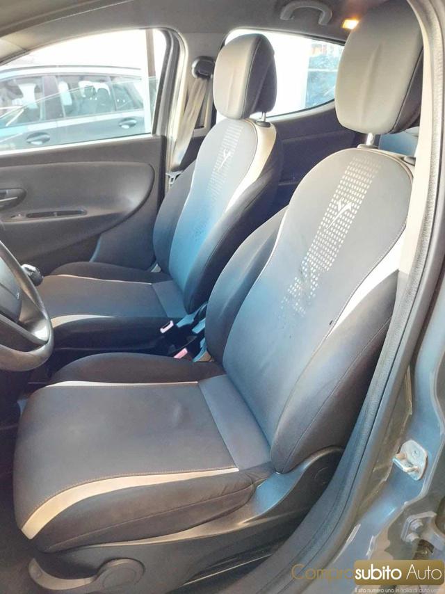 LANCIA Ypsilon usata, con ESP