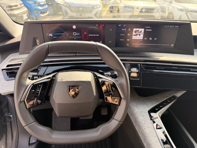 PEUGEOT 5008 usata, con Boardcomputer