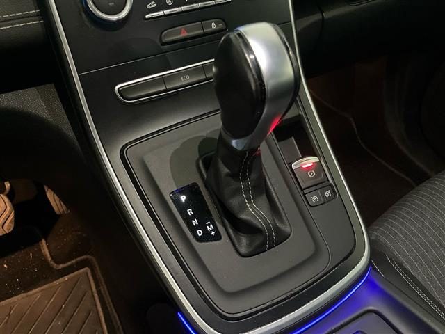 RENAULT Scenic usata, con Isofix