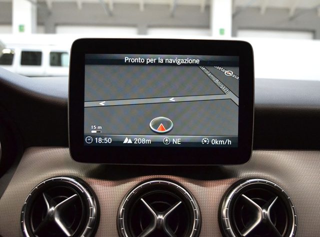 MERCEDES-BENZ CLA 180 usata, con Boardcomputer