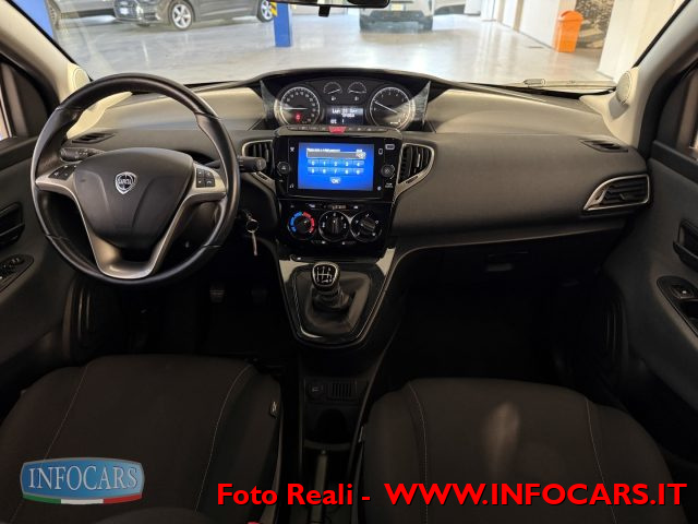 LANCIA Ypsilon usata, con Fendinebbia