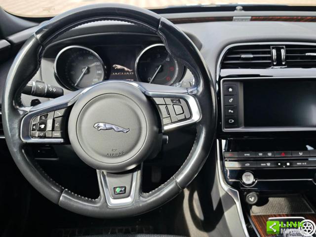 JAGUAR XE usata, con ESP