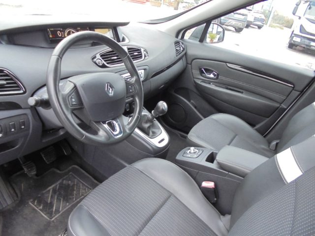 RENAULT Scenic usata 27