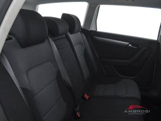VOLKSWAGEN Passat usata 10