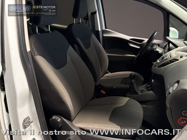 FORD Tourneo Courier usata, con Autoradio