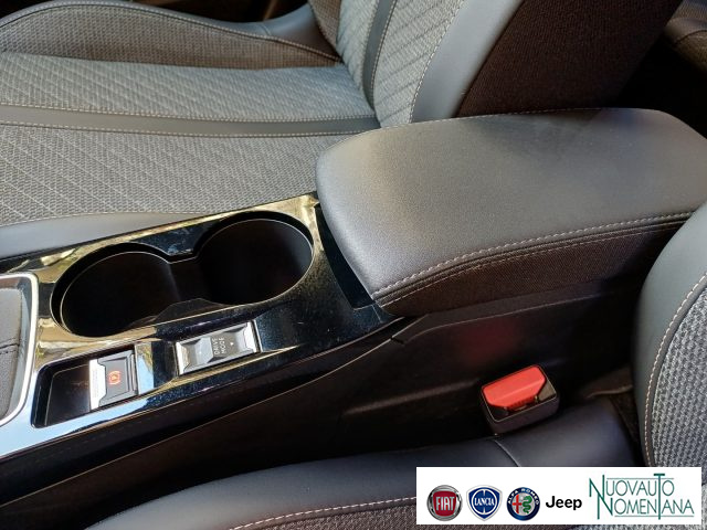 PEUGEOT 2008 usata, con Park Distance Control