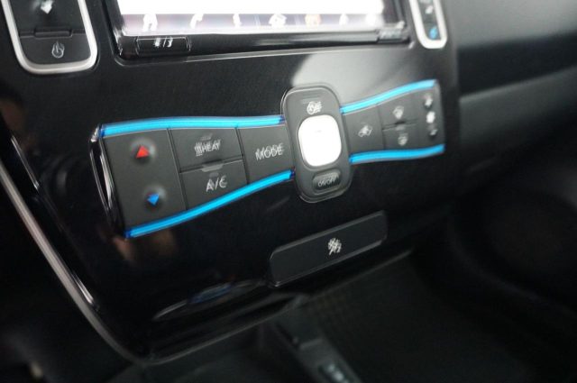 NISSAN Leaf usata, con Luci diurne LED