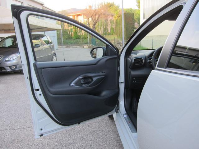 TOYOTA Yaris usata 42