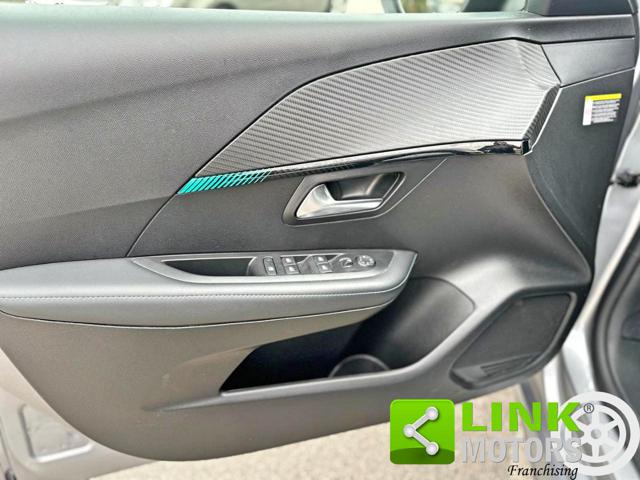 PEUGEOT 208 usata, con Sedile posteriore sdoppiato