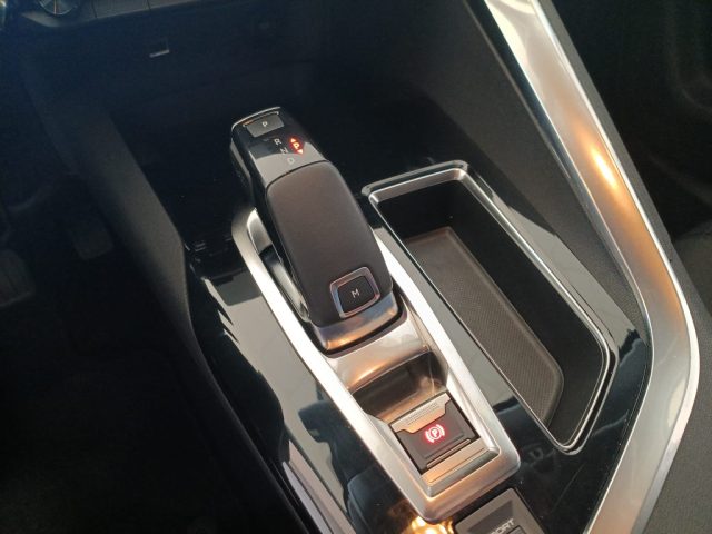 PEUGEOT 3008 usata, con Climatizzatore