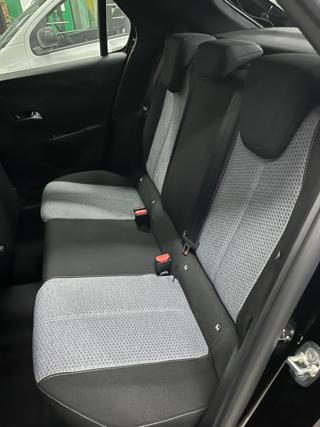 OPEL Corsa usata, con Sedile posteriore sdoppiato